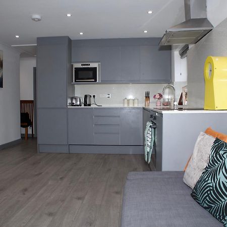 Spacious Modern 2 Bed Flat In City Centre Редінг Екстер'єр фото