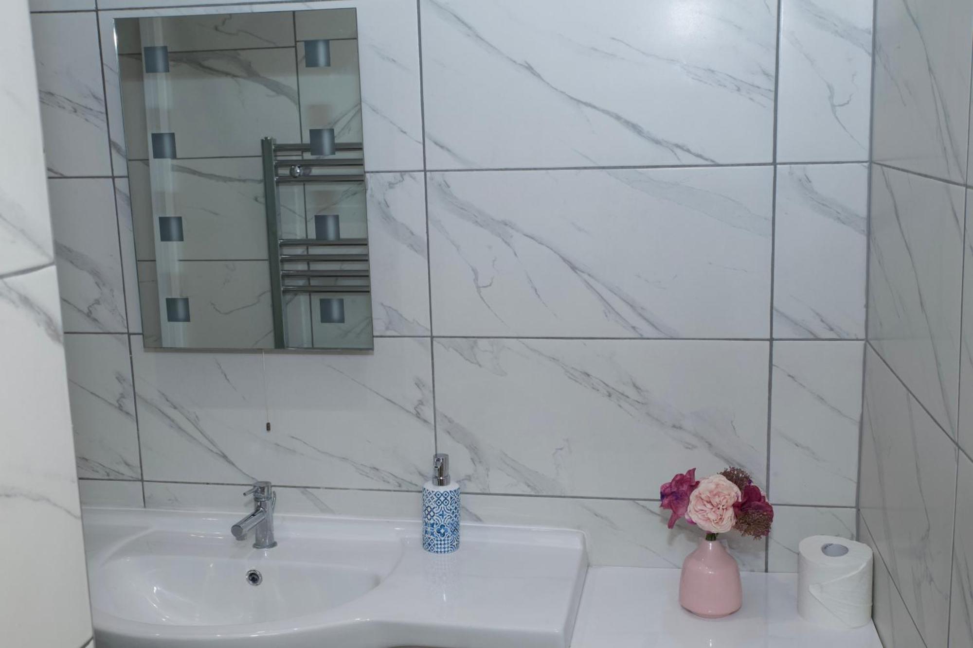 Spacious Modern 2 Bed Flat In City Centre Редінг Екстер'єр фото